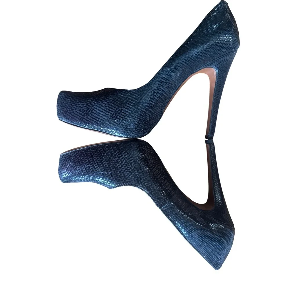 BCBGeneration BG-PARADE Black Snakeskin Embossed Leather Platform Pumps 8.5/38.5